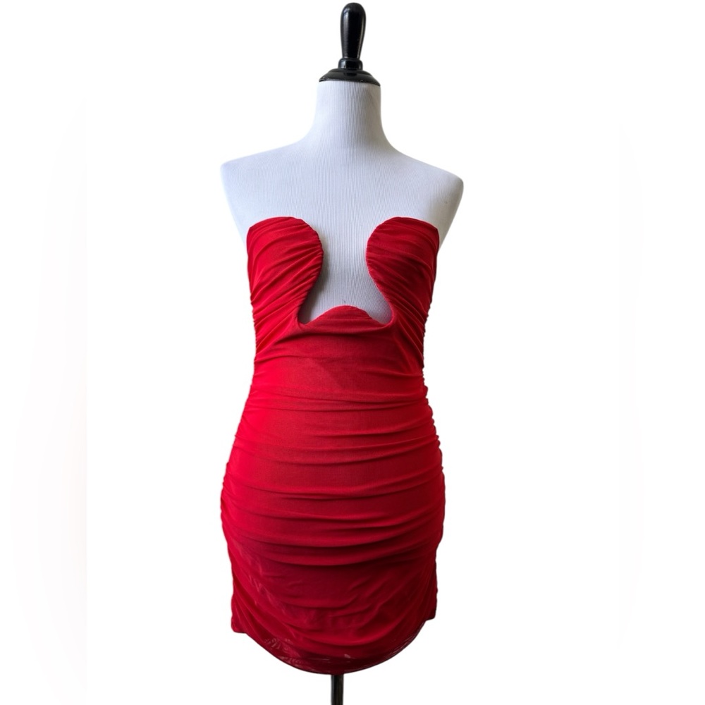 Fashion Nova Strapless Red Dress